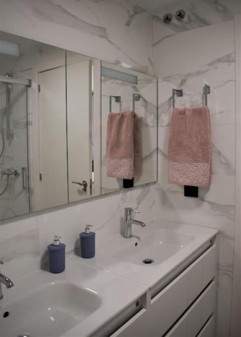 شقة Vivienda Alameda De Santiago سانتياغو دي كومبوستيلا المظهر الخارجي الصورة