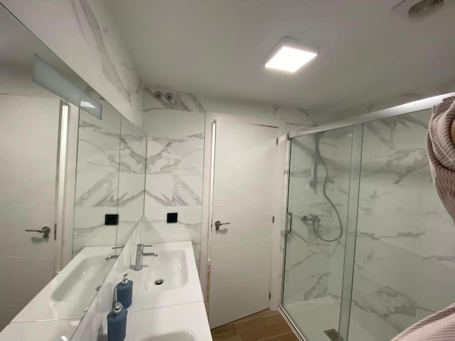 شقة Vivienda Alameda De Santiago سانتياغو دي كومبوستيلا المظهر الخارجي الصورة